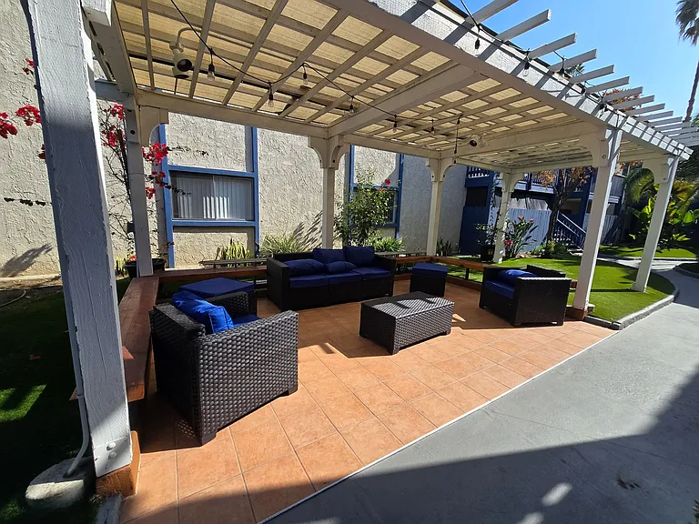 Harmony Court Apartments — Photo 11