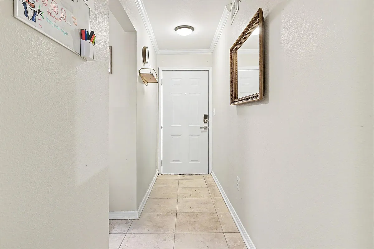 Photo 2 of 38 - 501 W 26th St #210 - Austin, TX Building Photo - 501 W 26th St #210