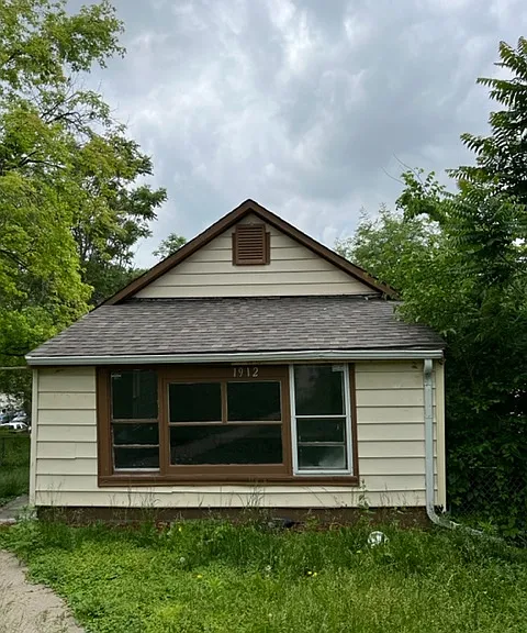 1912 S 12th St — Photo 1