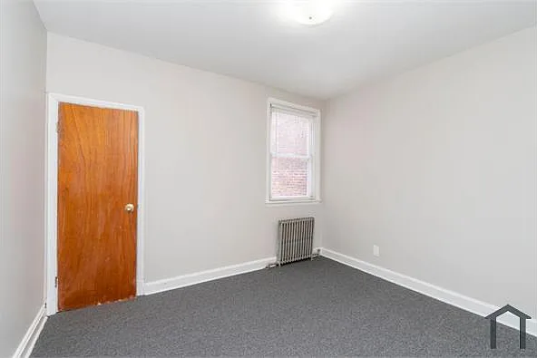 502 E 38th St — Photo 11