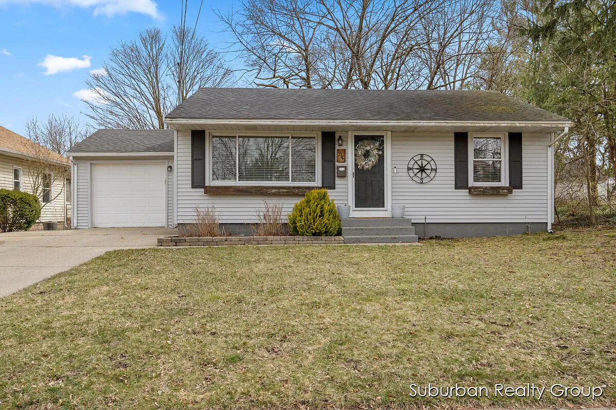 3042 Locke Ave SW photo 1