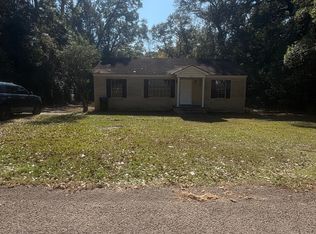 215 Alpine St, Chickasaw, AL 36611