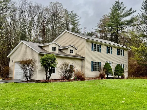 15 Sunnyside Dr S, Owego, NY 13827