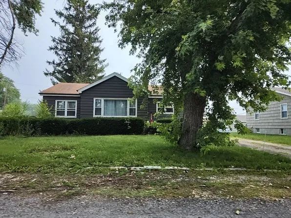 822 W 39th Pl, Hobart, IN 46342