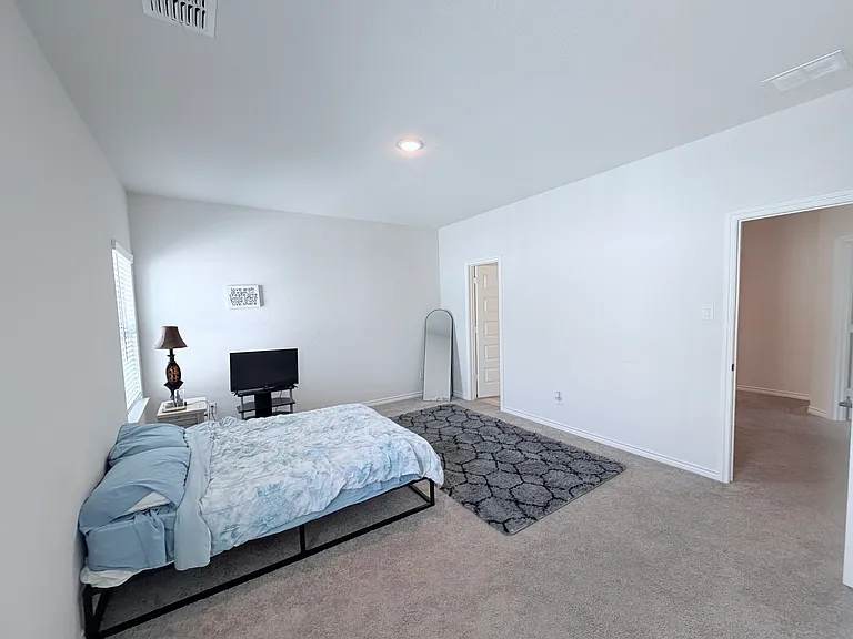 516 William Ct — Photo 10