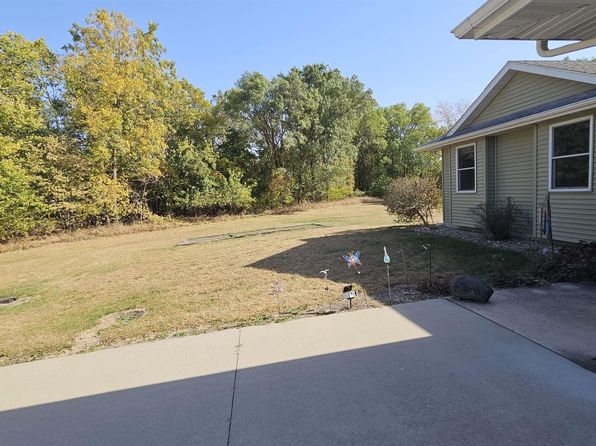3250 Gilbertville Rd, Evansdale, IA 50707