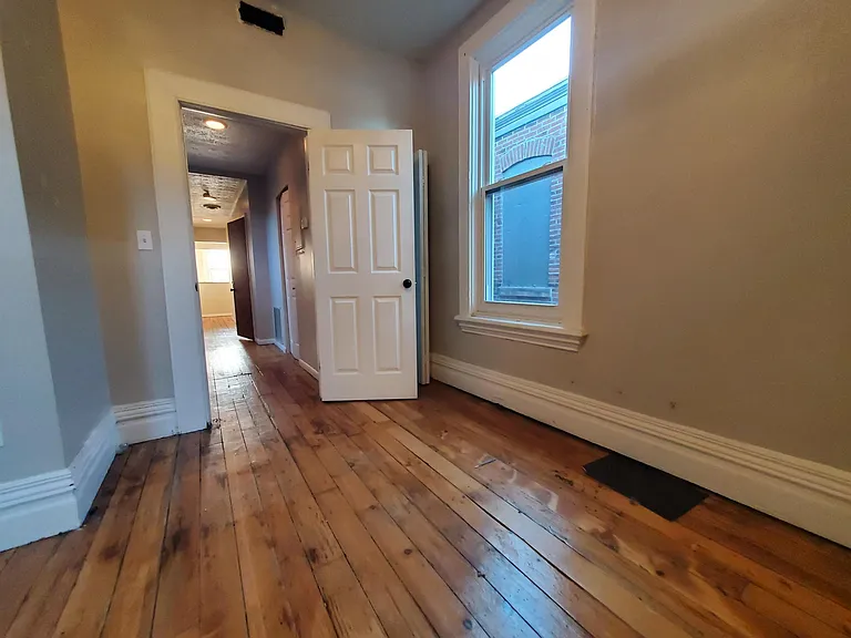 1302 Buena Vista St #3 — Photo 14
