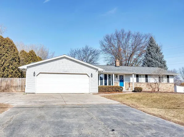 2692 S Memorial Dr, Green Bay, WI 54313