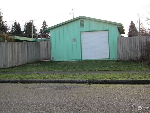 2nd image of 904 S Pine Street