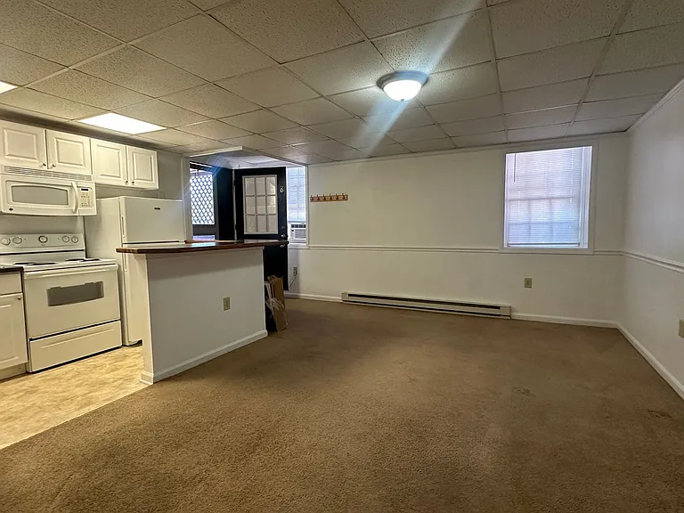418 N Loudoun St — Photo 5