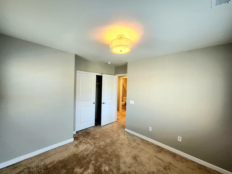996 Newberry Ln — Photo 32