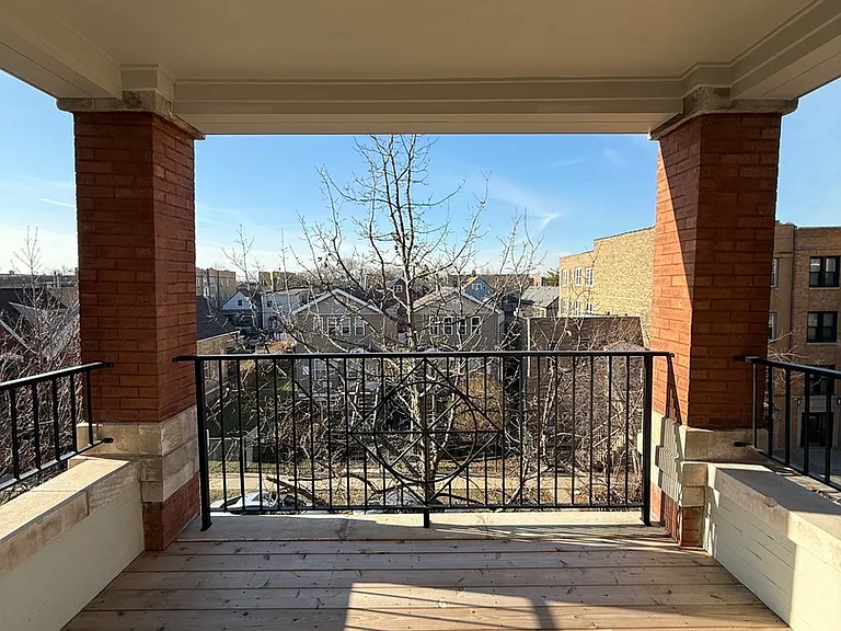 927 N Mozart St #1F — Photo 3