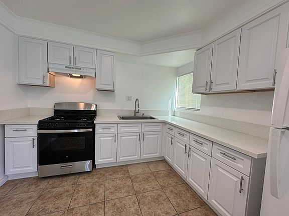 3rd image of 5112 W Mission Blvd #5