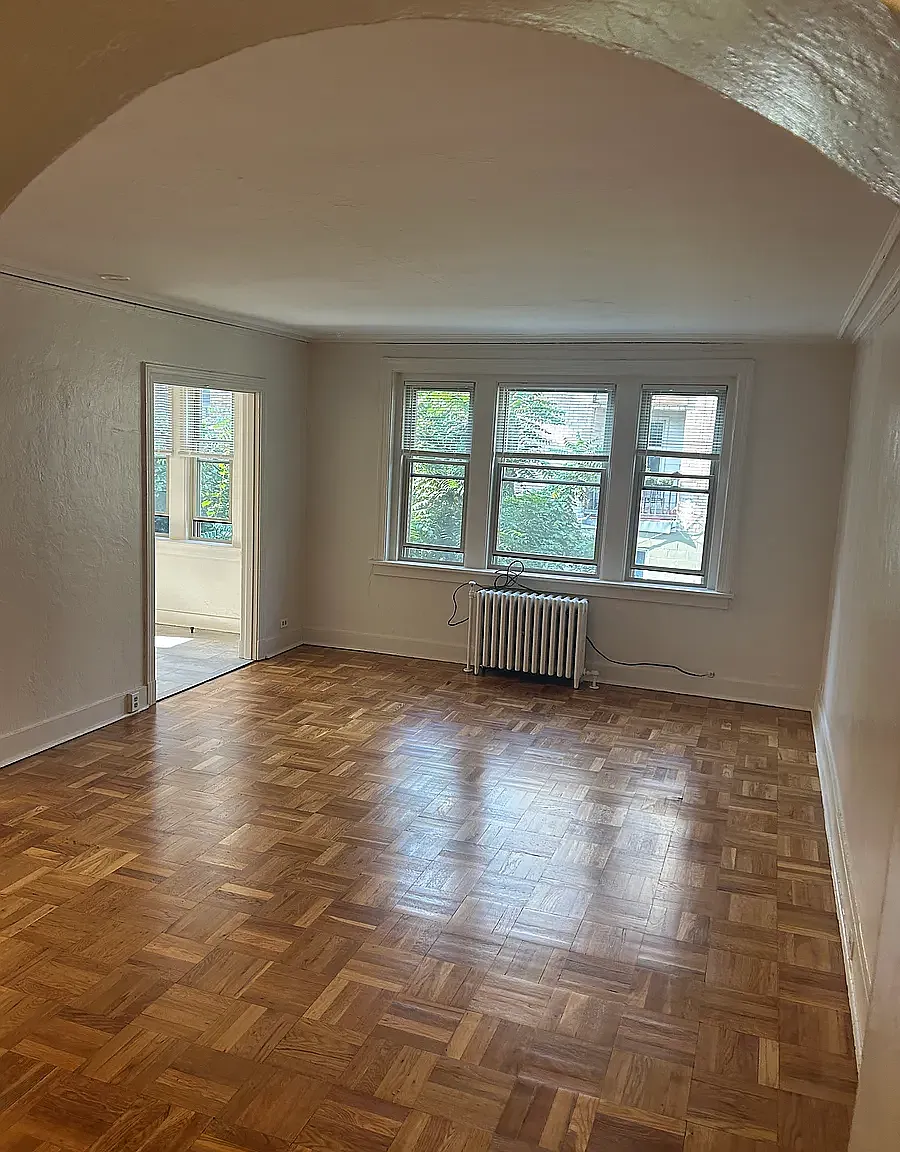 5649 Phillips Ave — Photo 2