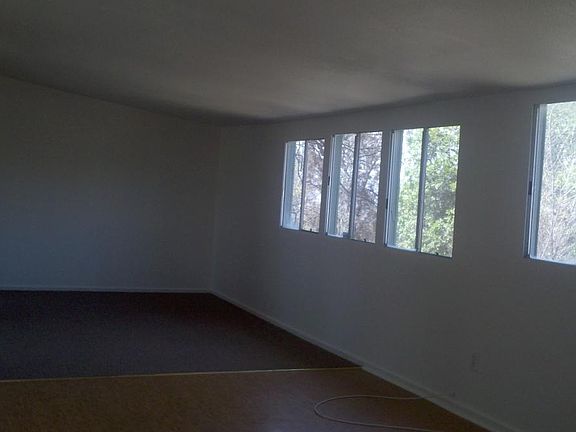 4th image of 2107 Stanley Ave