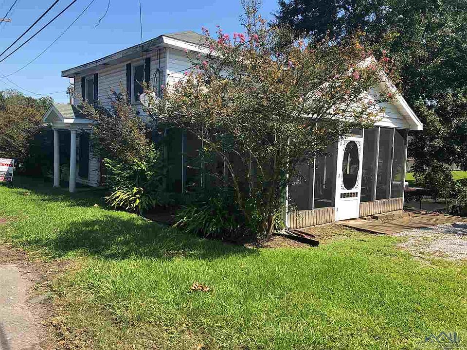 2nd image of 7083 Main St