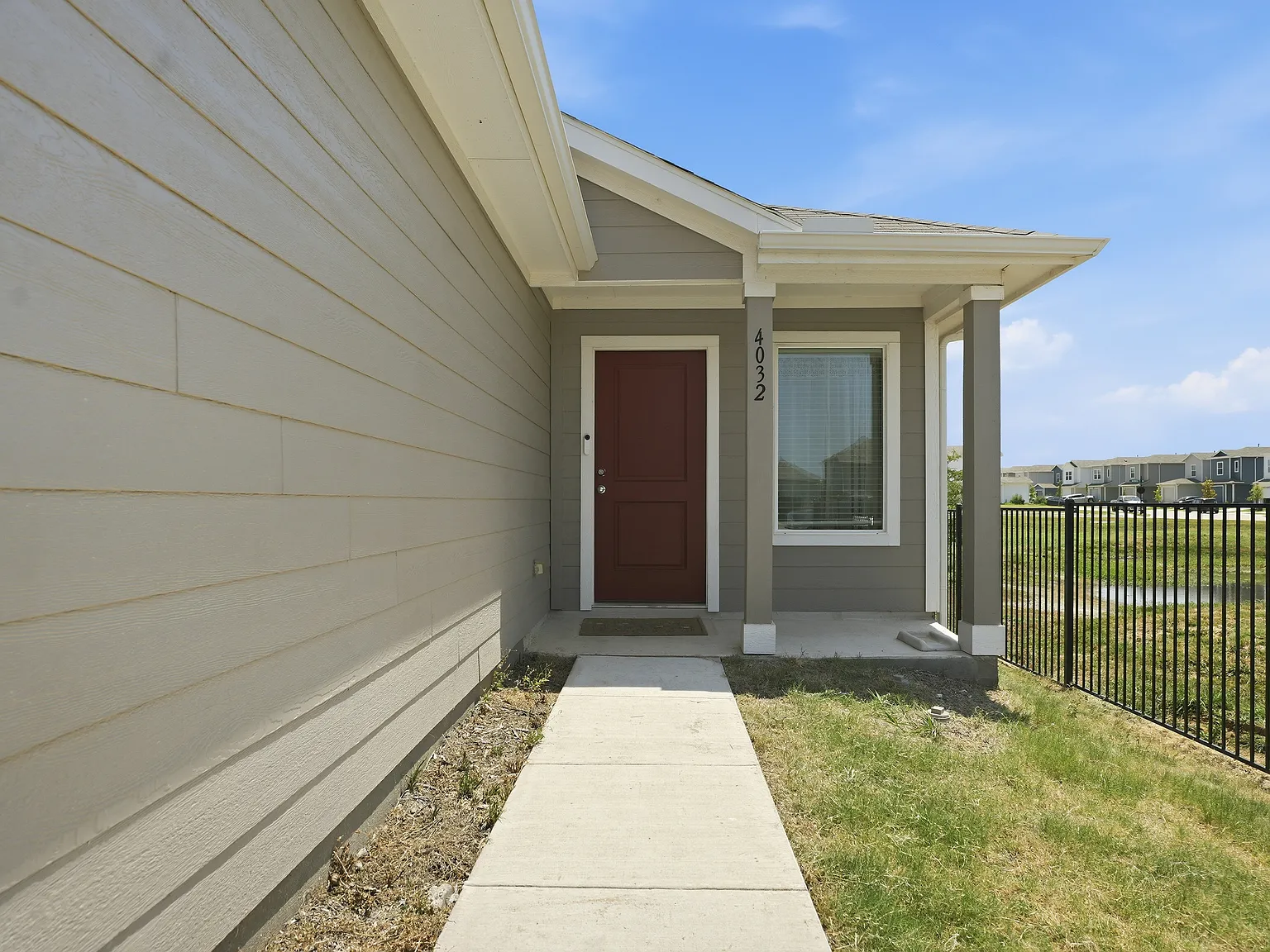3 bed, 1440 sqft, $2,200 — Photo 4