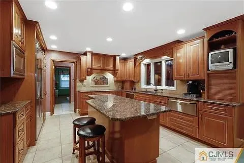 555 Spotswood Englishtown Rd — Photo 8