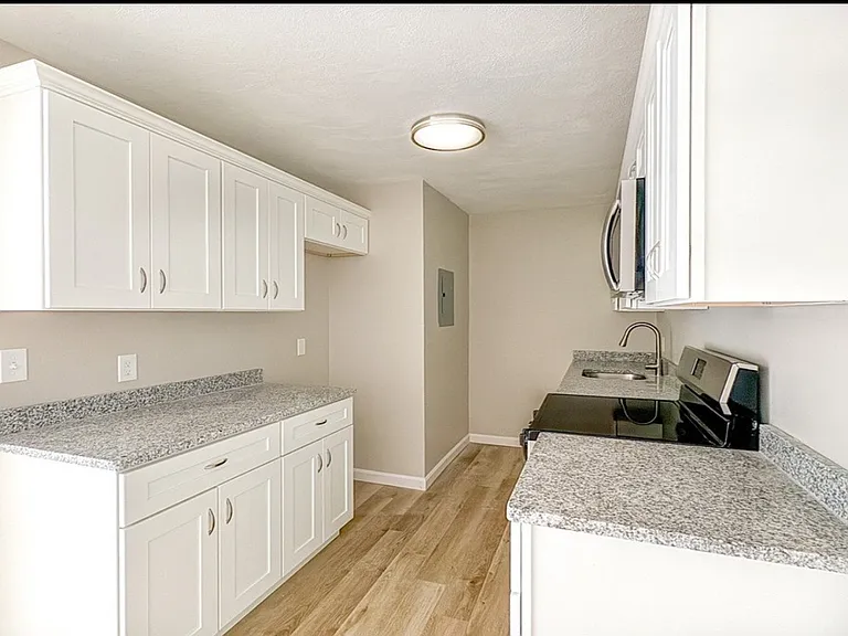 207 Samoset St #C3 — Photo 5