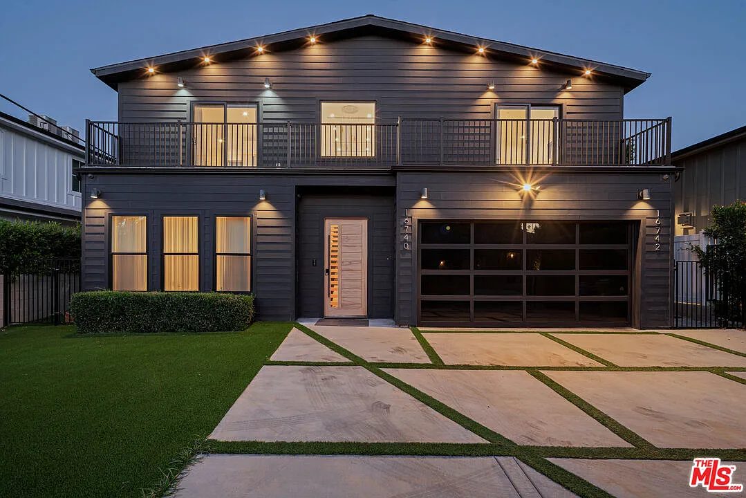 5 bed, 6.5 bath, 3610 sqft, $17,995 — Photo 2