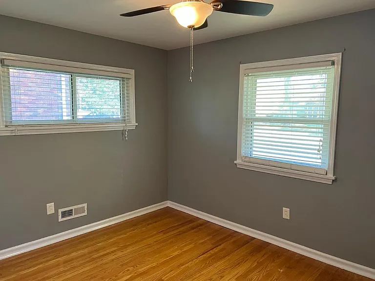 1502 Lynn Way — Photo 28