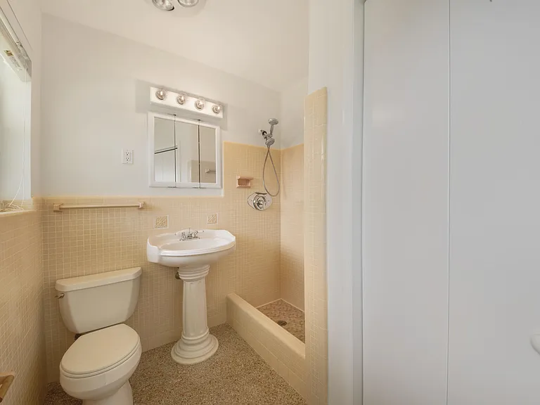 2022 Collier Ave — Photo 22