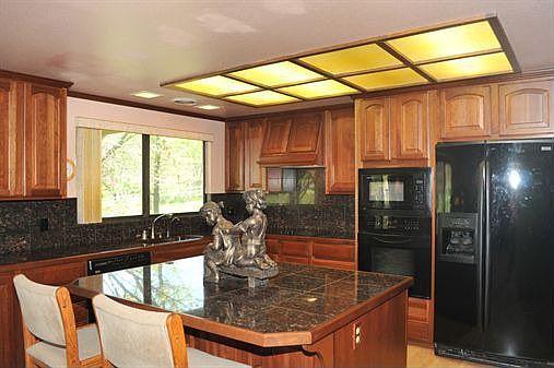 5th image of 19385 Iron Mountain Dr