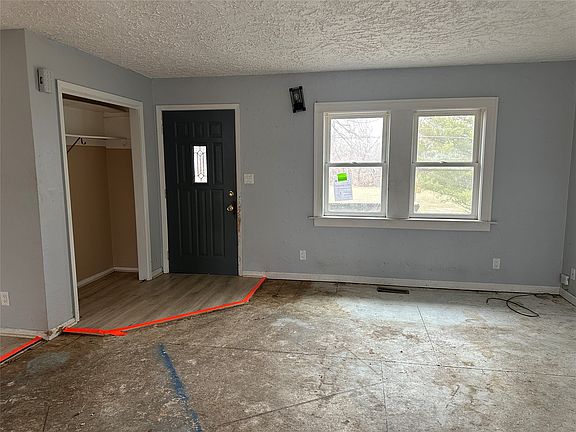 3rd image of 718 W 8th St N