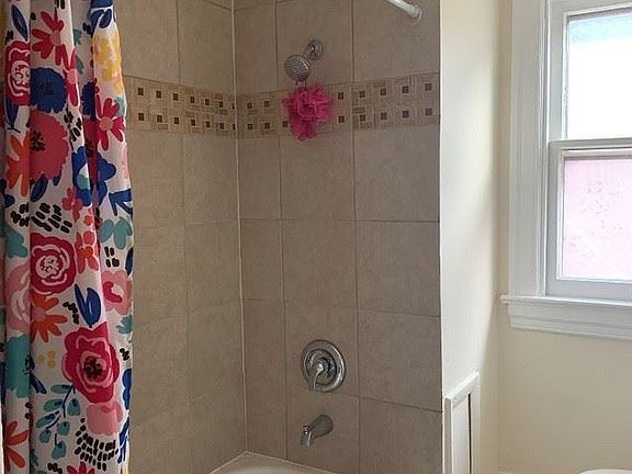 5th image of 666 Oak Hill Ave APT 2
