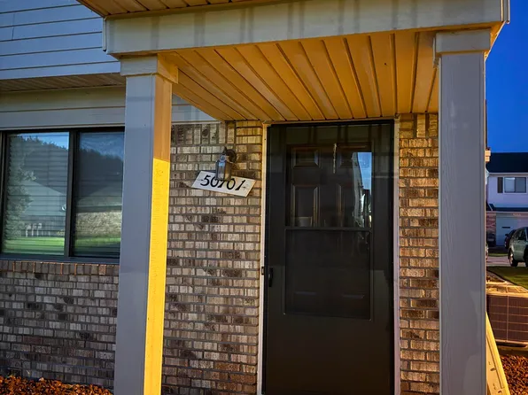 50101 S Horst Ct, Chesterfield, MI 48047