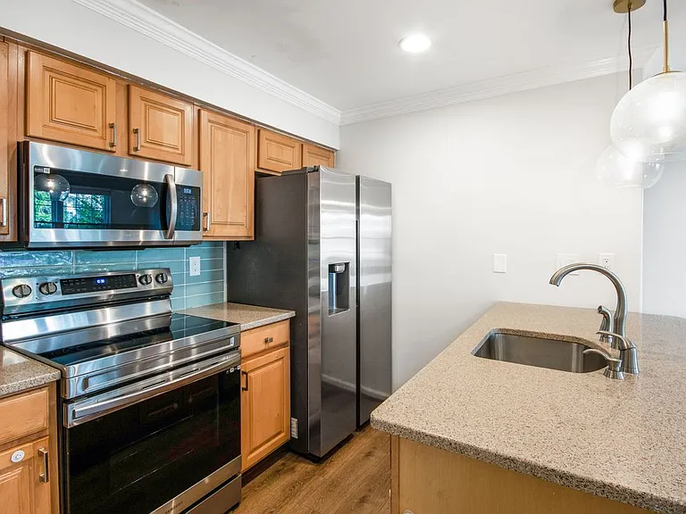 14318 S Shore Ct — Photo 17