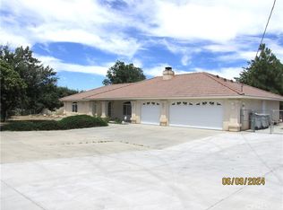8551 5th Ave, Hesperia, CA 92345