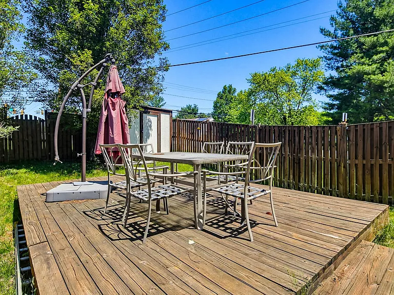 9402 Granite Hl — Photo 34