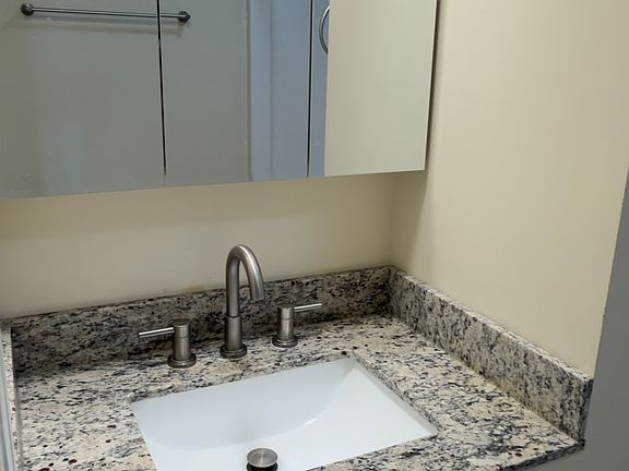 3rd image of 125 W North St