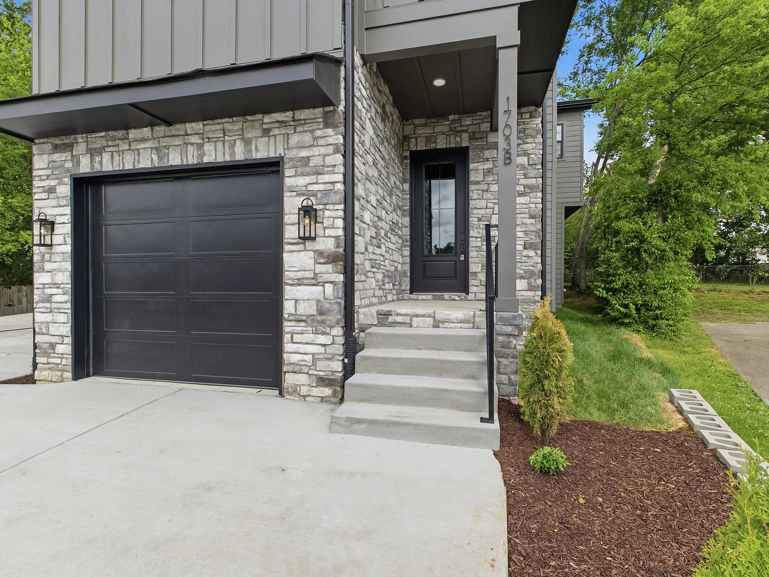 3 bed, 3.5 bath, 2162 sqft, $3,350 — Photo 3