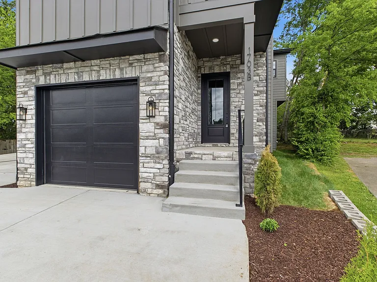 1703B Jeans Ct — Photo 3