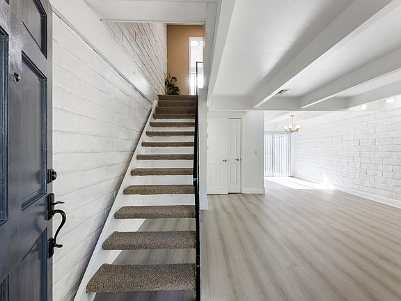 3rd image of 864 Rutledge Dr