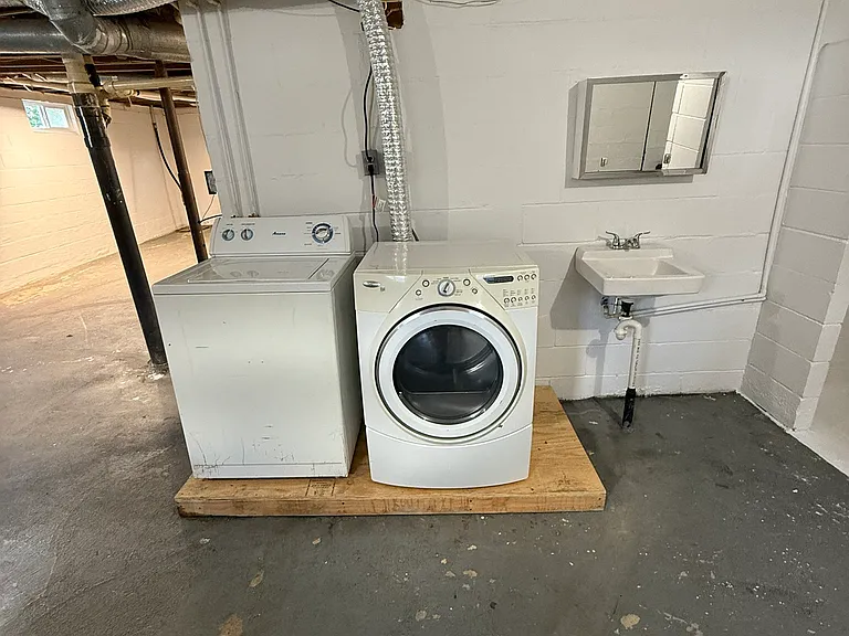 Included washer / dryer