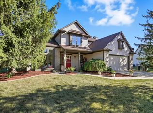 8916 Stoneridge Ct, Fort Wayne, IN 46825