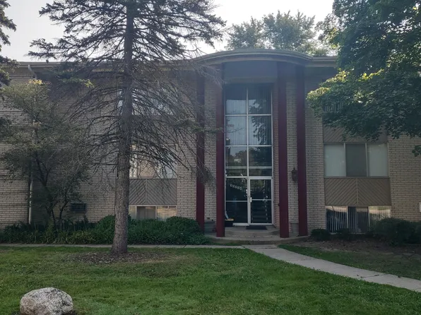 33234 Kingslane Ct APT 8, Farmington, MI 48336