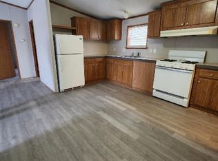 8395 Quill Dr, Fenton, MI 48430