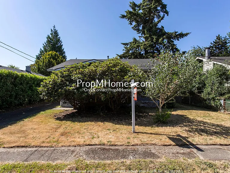 9038 NE Humboldt St — Photo 21