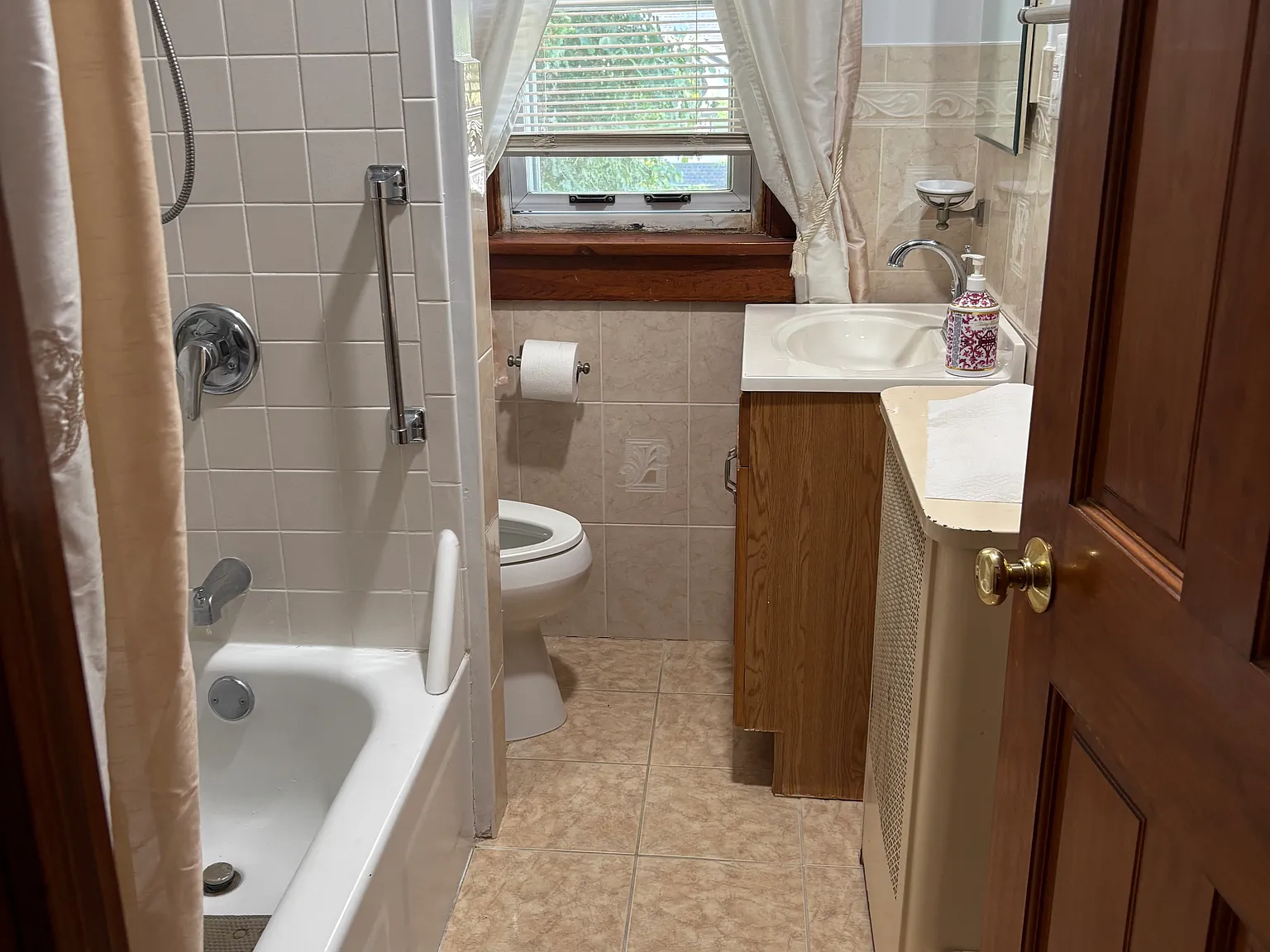 Katherine St, Teaneck — Photo 4