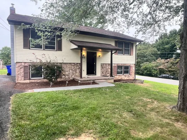 105 Flagg Ct, Christiansburg, VA 24073