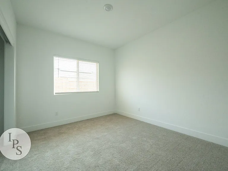 2139 N Osmun Ave — Photo 12
