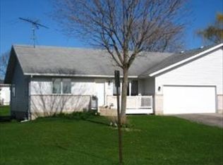 905 Hayes St, Harvard, IL 60033