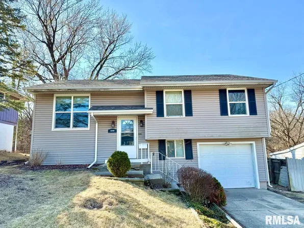 2310 W Kensington Dr, Peoria, IL 61614
