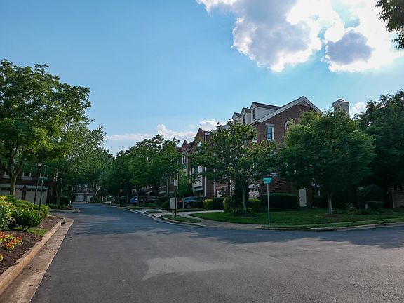 4th image of 3846 Charles Ave
