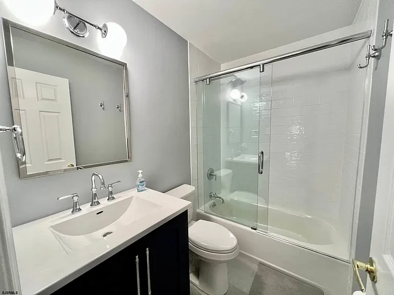 24 Ocean Dr W — Photo 32