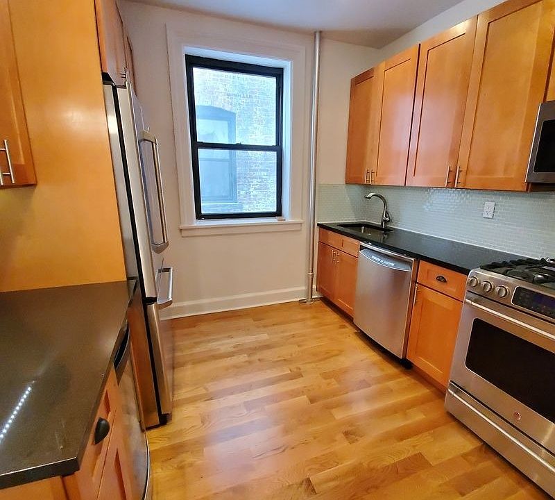 1st image of 31-34 30th St #2R
